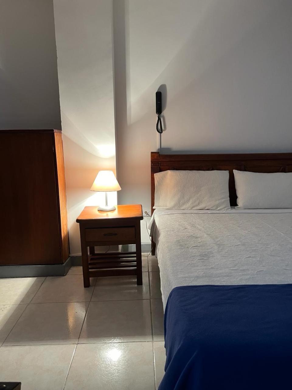 Hotel Armenia Centro Экстерьер фото